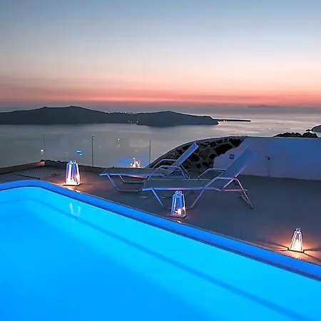 Pearl On The Cliff & 3*
