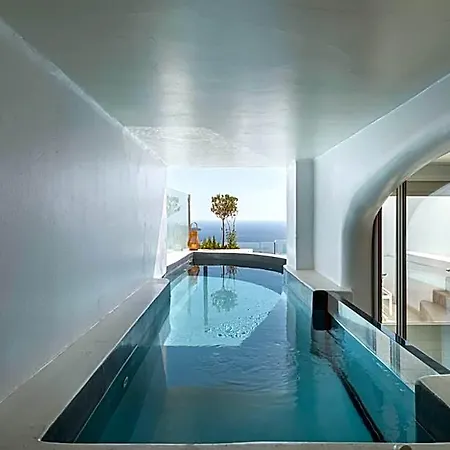 Pearl On The Cliff & Hotel